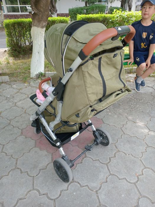 Продаётся коляска 3 в одном 1