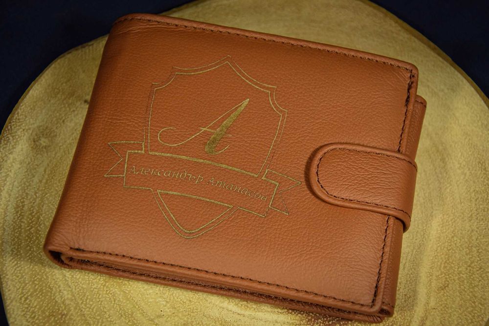 Лазерно гравирано мъжко портмоне от италианска естествена кожа