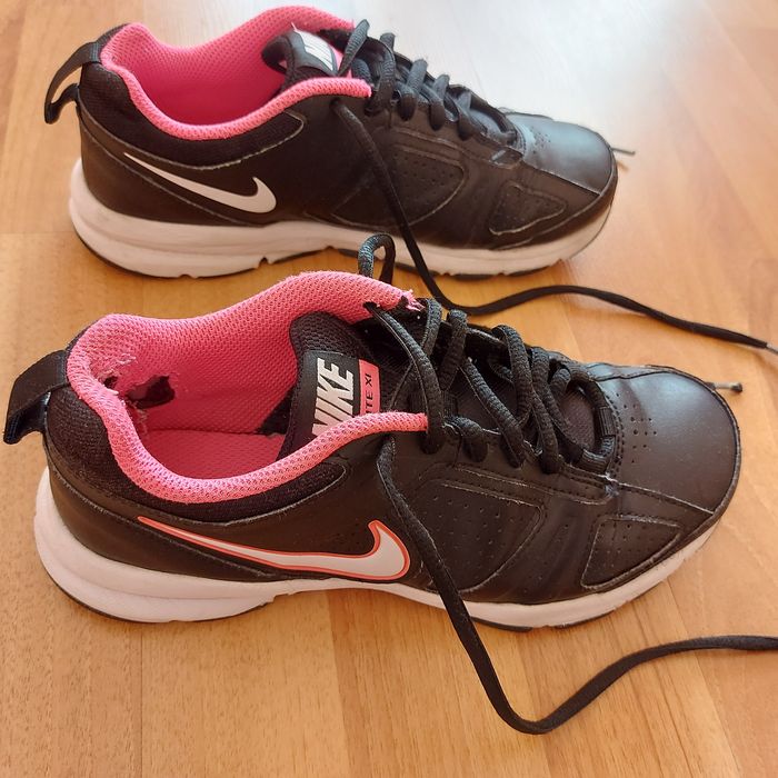 Дамски маратонки, номер 36 и 37