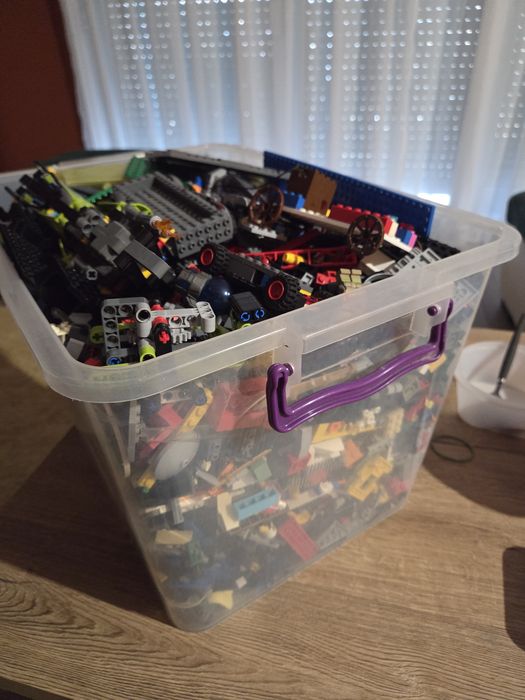 Vand Lego la Kilogram