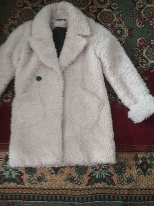 Куртка ва кийимлар сотилади