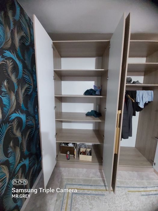 Продам срочно шкаф с установкой у вас