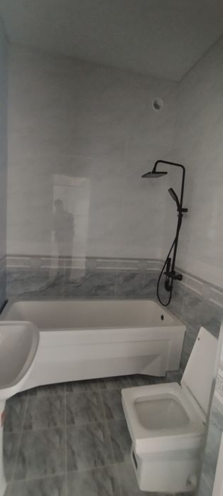 Yangi hayot tumanida 1.65 sotihli yangi qurilgan 7 xonali kottej