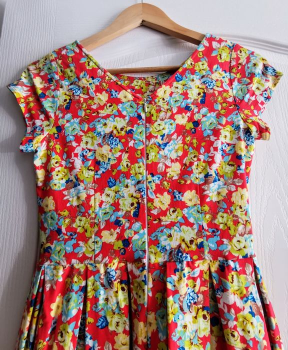 Rochie portocalie  cu flori