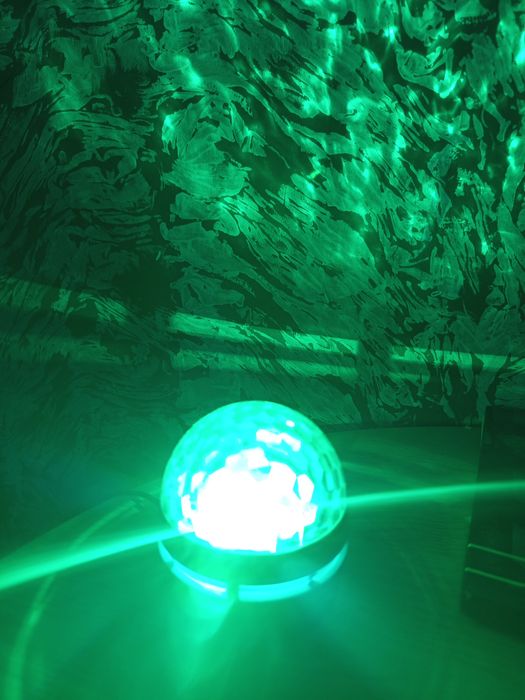 Led cu 6 lumini ,cu încărcător,cu telecomanda