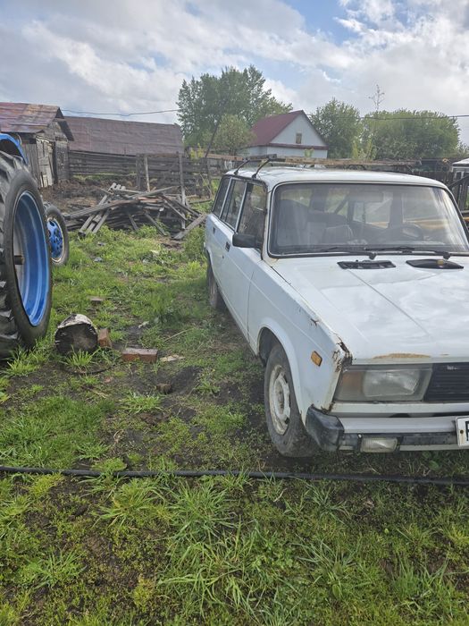 Продам трактор и жигули
