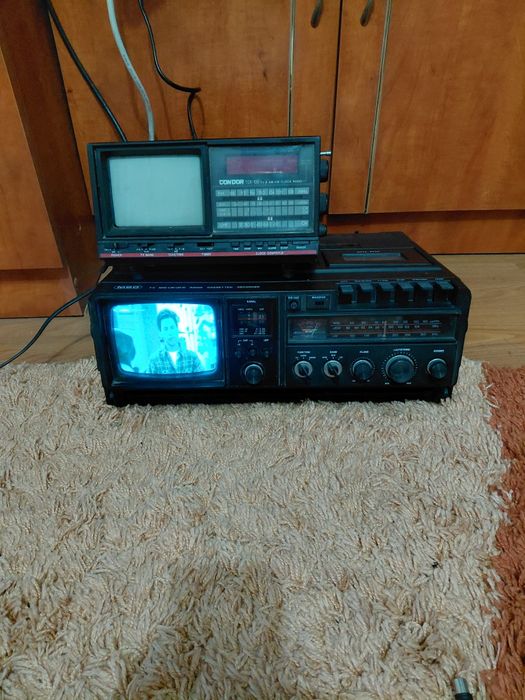Mini TV, cas, și radio MBO TVC 3020 și minitv radio și ceas Condor.
