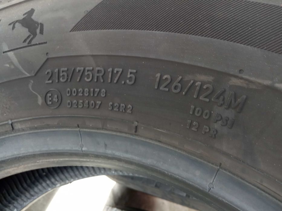 4 тежкотоварни гуми 215/75R17.5 Continental Hybrid LD3 126/124M 12PR