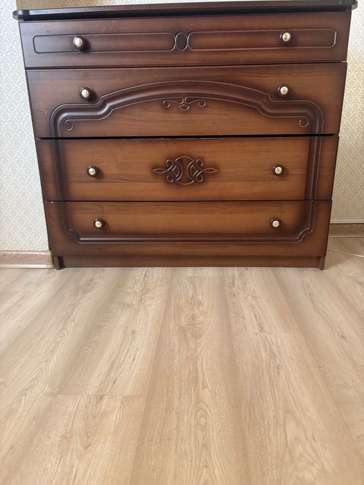 Шифонер и комод