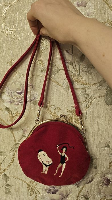 Сумка с вышивкой