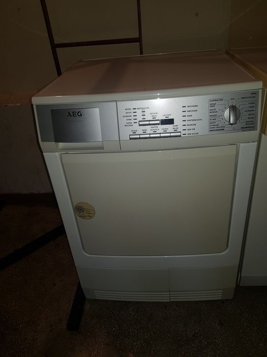 Vînd uscător haine AEG