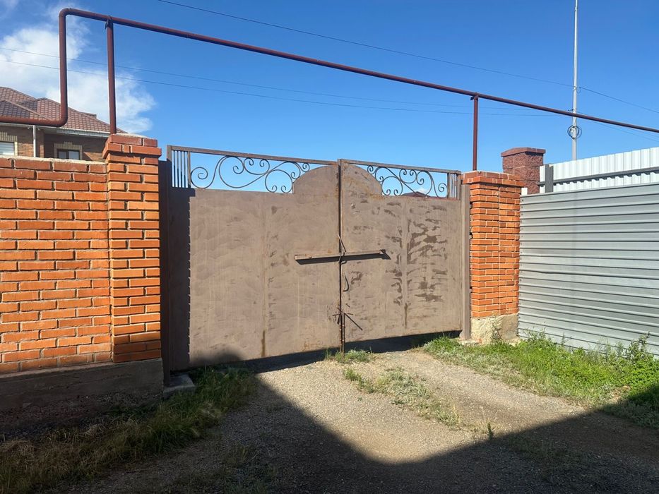 Продам б/у железные ворота