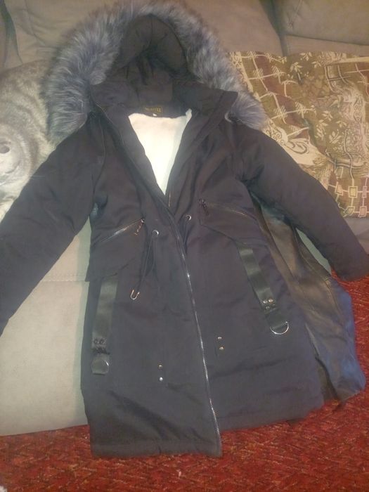 Куртка удлинённая зимняя для девочки.