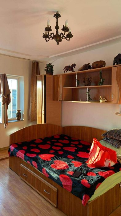 Inchiriez garsoniera rovinari