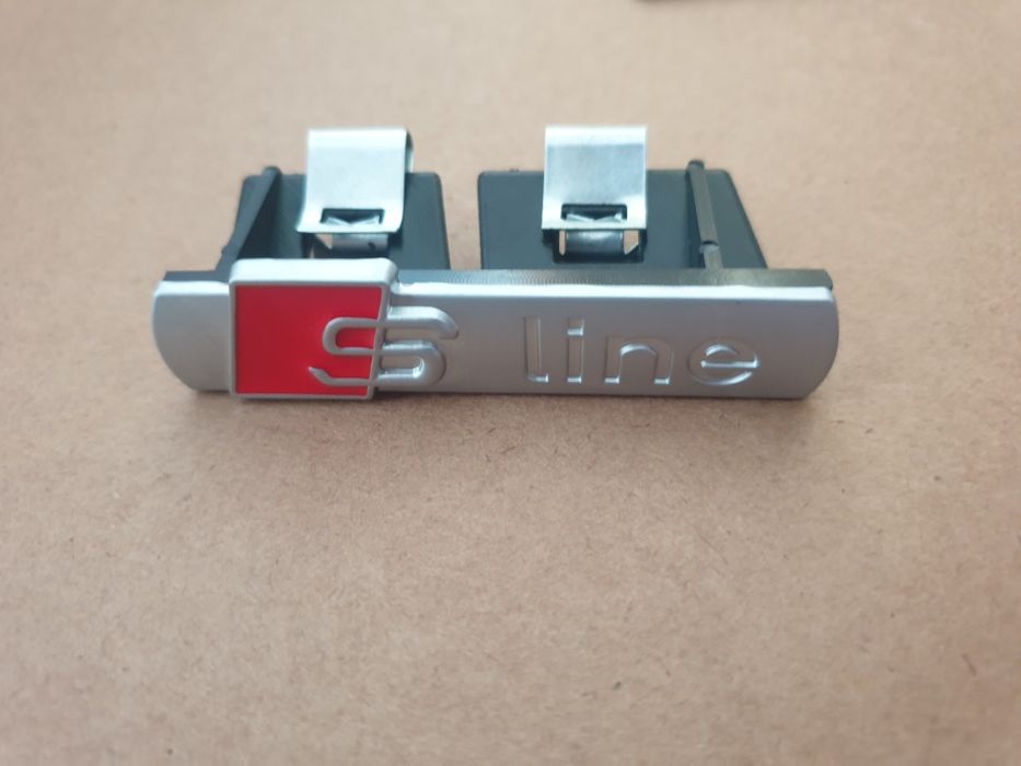 Emblema embleme sigla logo Audi S-line Sline aripi grila volan