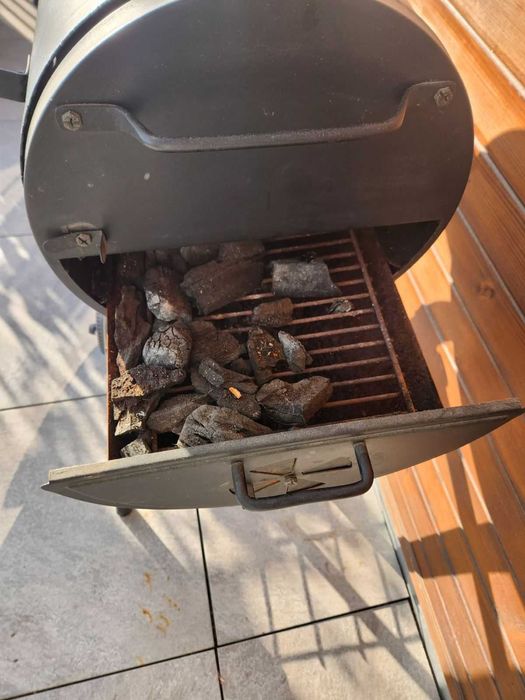 Барбекю на дървени въглища  Char-Griller Patio Pro