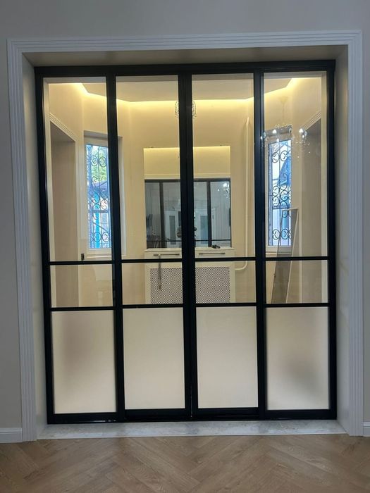 Стеклянные душевые перегородки