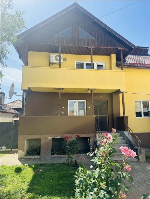 Vand casa in centrul orasului Calimanesti / Geotermala