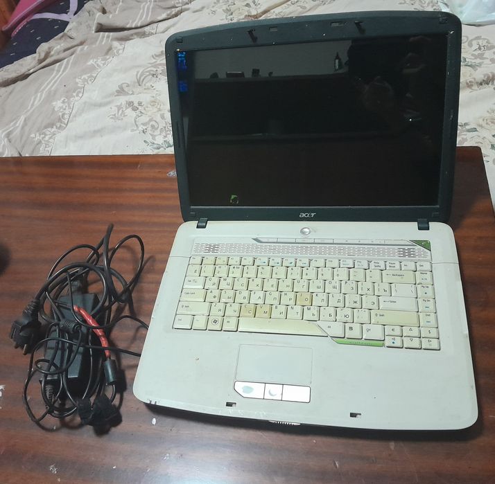 Ноутбук в хорошем и рабочем состоянии