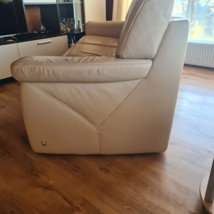 Vând canapea din piele fixa