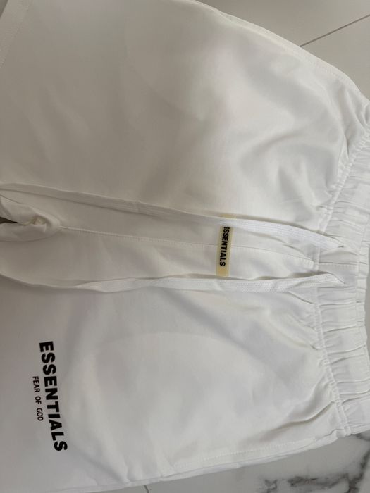 Pantaloni scurti Essentials