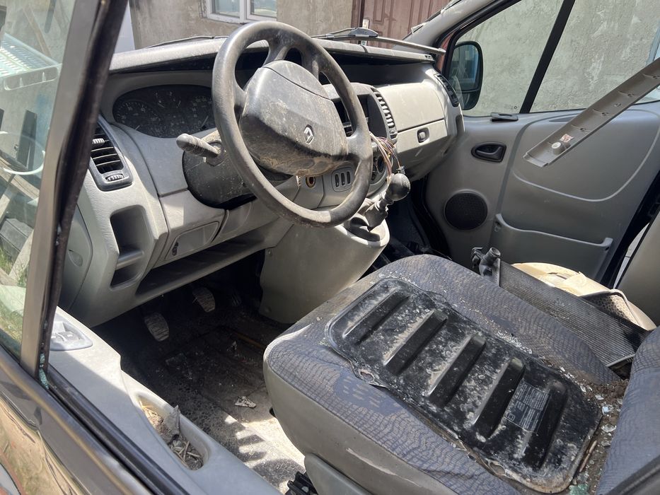 Desfac dezmembrez piese motor 1.9 2.0 2.5 opel vivaro renault trafic nissan primastar