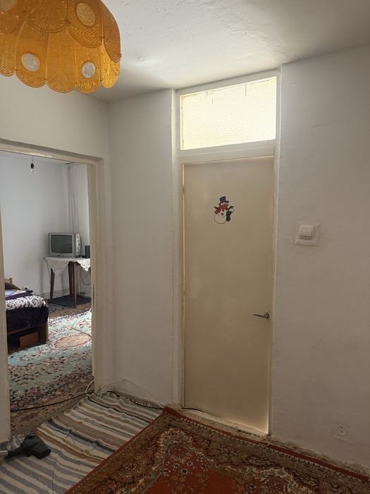 Inchiriez apartament 2 camere . Zona Longinescu