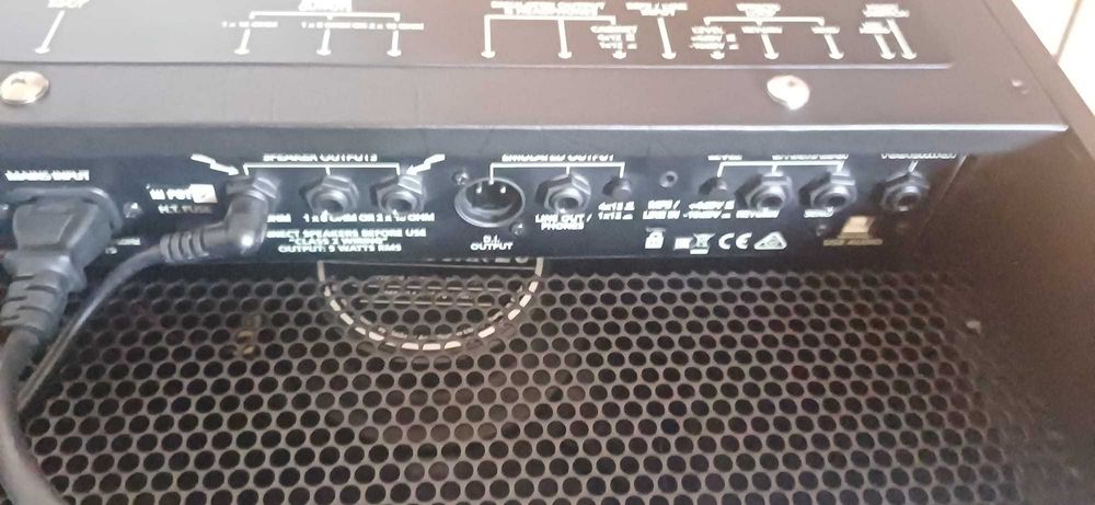 statie chitara Blackstar ht-5R MKII pe lampi