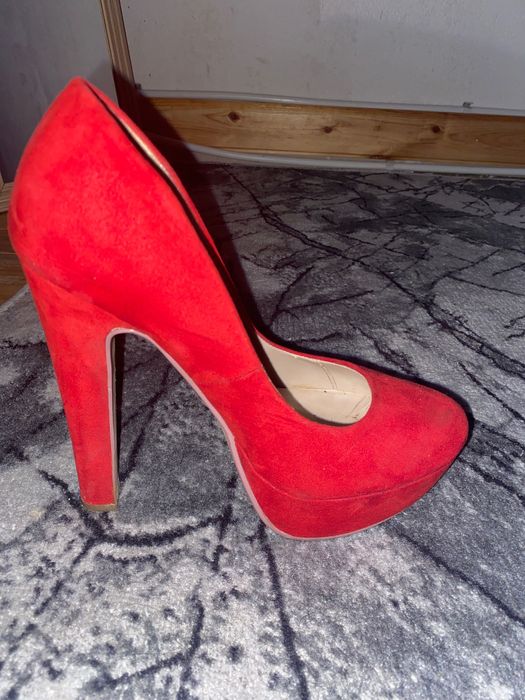 Дамски високи червени обувки