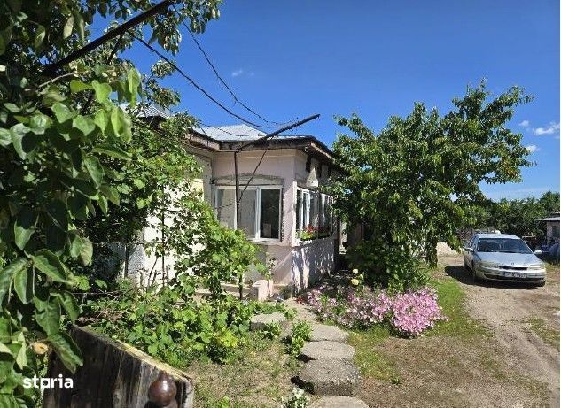 Casa si teren cota parte 3/8, Varteju, ID: R3190421