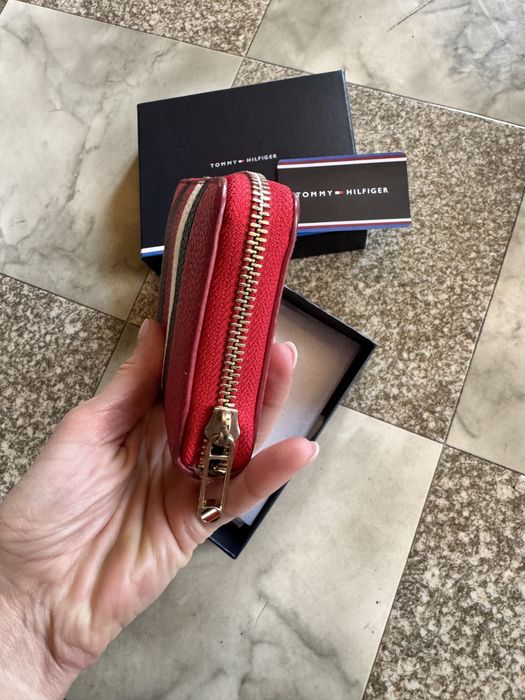 Tommy Hilfiger оригинален портфейл, червен, като НОВ