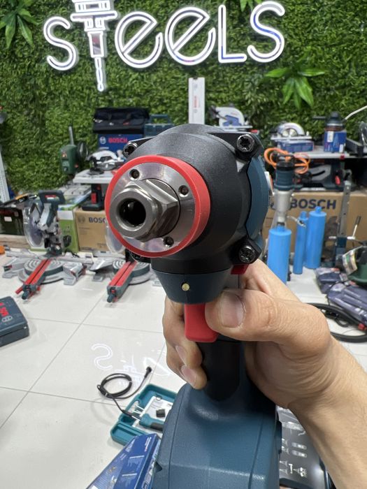 Гайкавёрт BOSCH GDX 180-LI