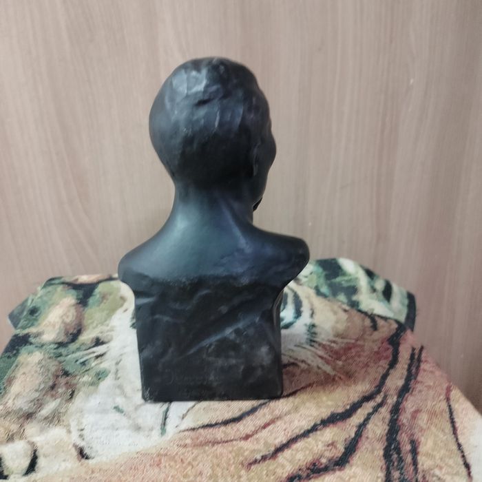 Дзержинский бюсты