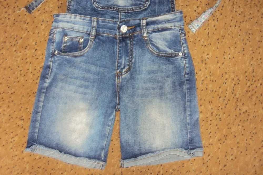 Шорты -комбинезон джинсовые. ( 9-11 лет)