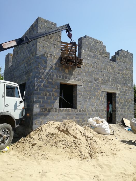 Шлакоблок пустотелый