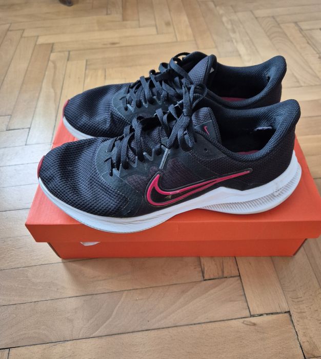 НАМАЛЕНИЕ! Мъжки маратонки Nike Downshifter - 43 номер -27,5 см стелка