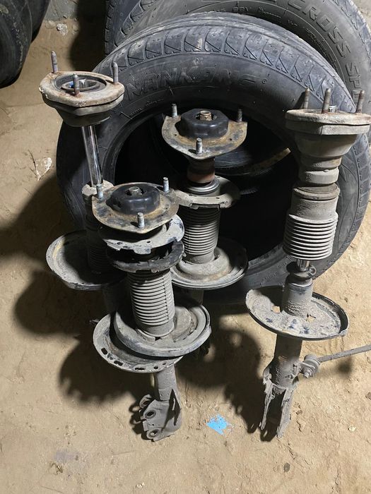 Пружины и стойки