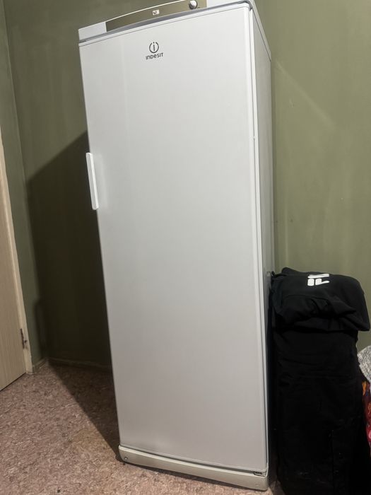 Продам морозильник