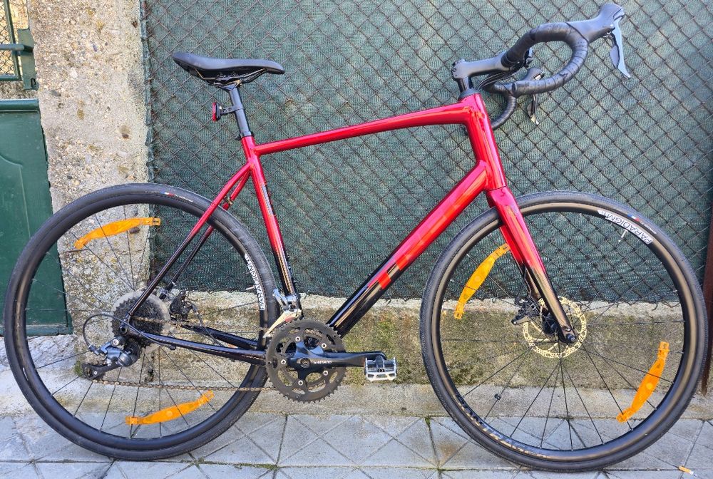 Trek Domane Гравел 57см. 2x9 Claris Дискови Tektro  Проходни оси карбо