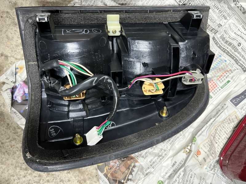 Фонарь задний левый Toyota LC100