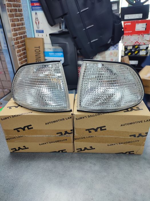 BMW E38 поворотники TYC дымчатые