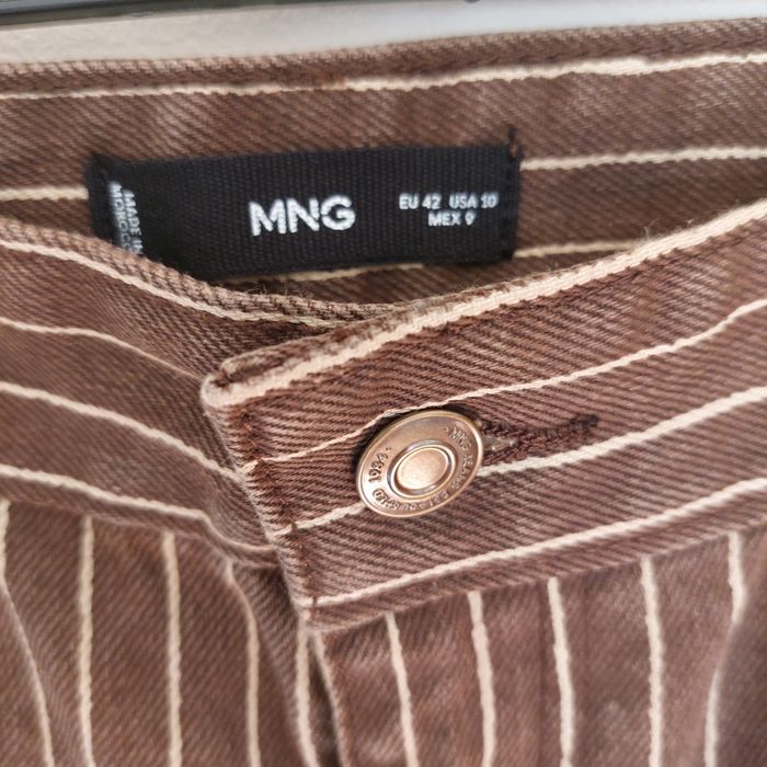 Pantaloni largi Mango cu dungi