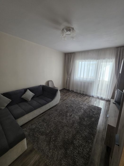 Ocazie! De inchiriat 2 camere decomandate ,lux,etaj 1/4 Mazepa ,zona banci.