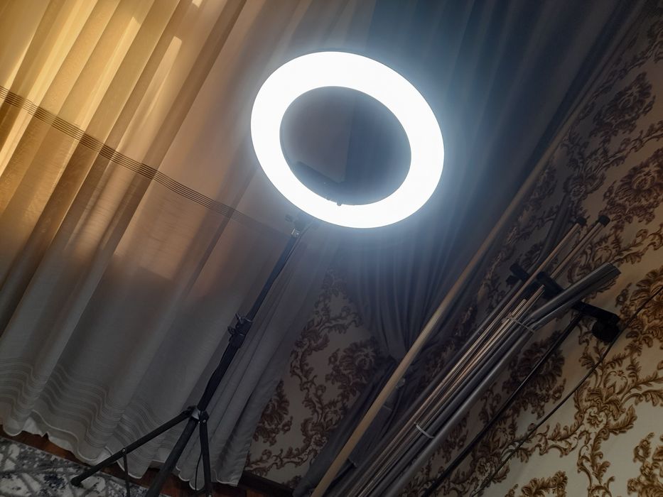 Лампа для салона или офиса