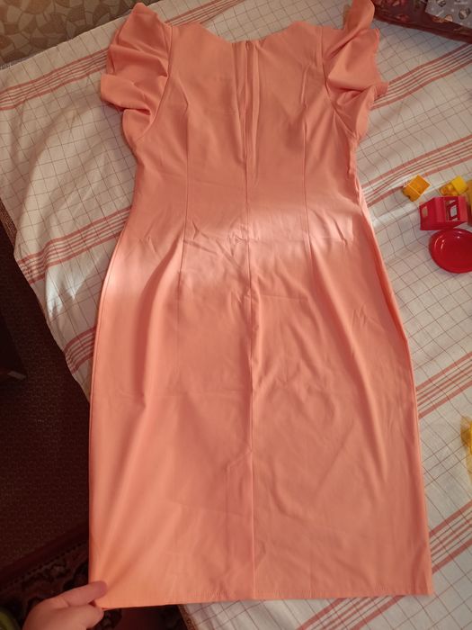 Продам платье лёгкое,праздничное,летнее