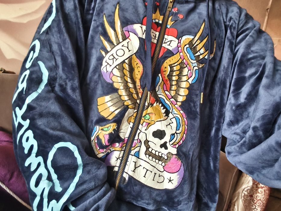 Костюм от Ed Hardy