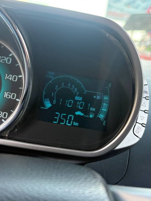 Срочна прадайотся Спарк афтамат2023