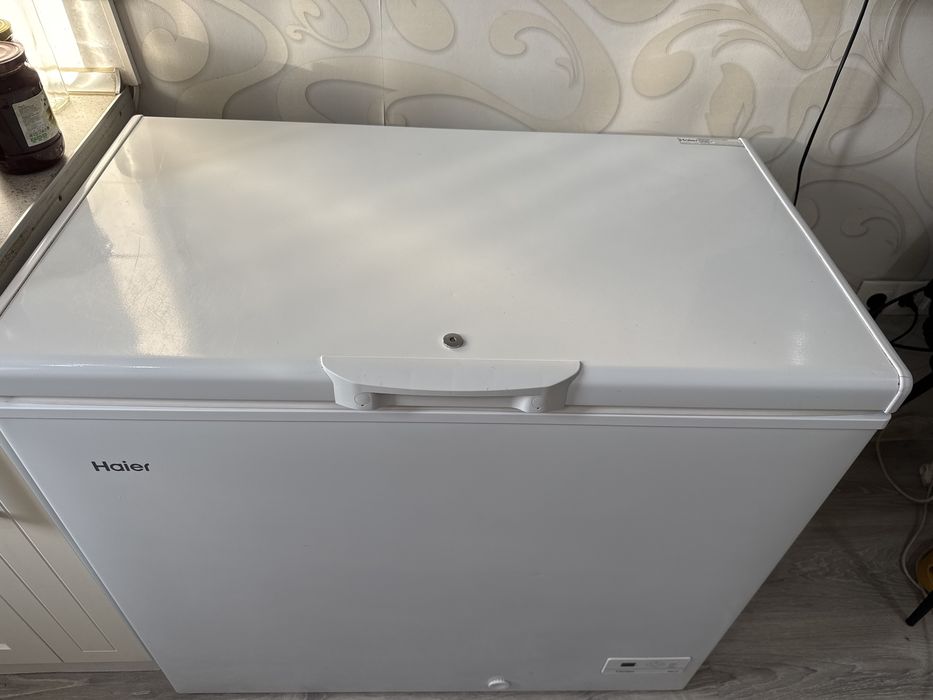 Продам морозильник Haier HCE203R — новый