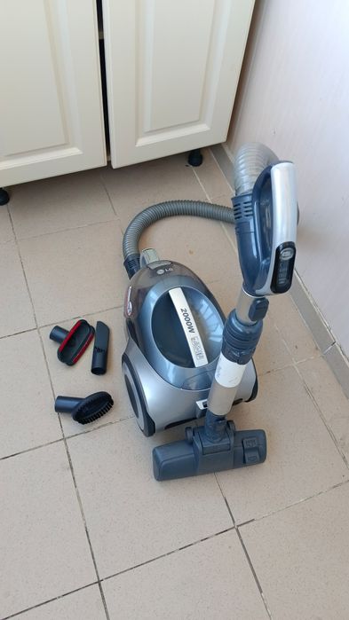 Пылесос LG 2000W
