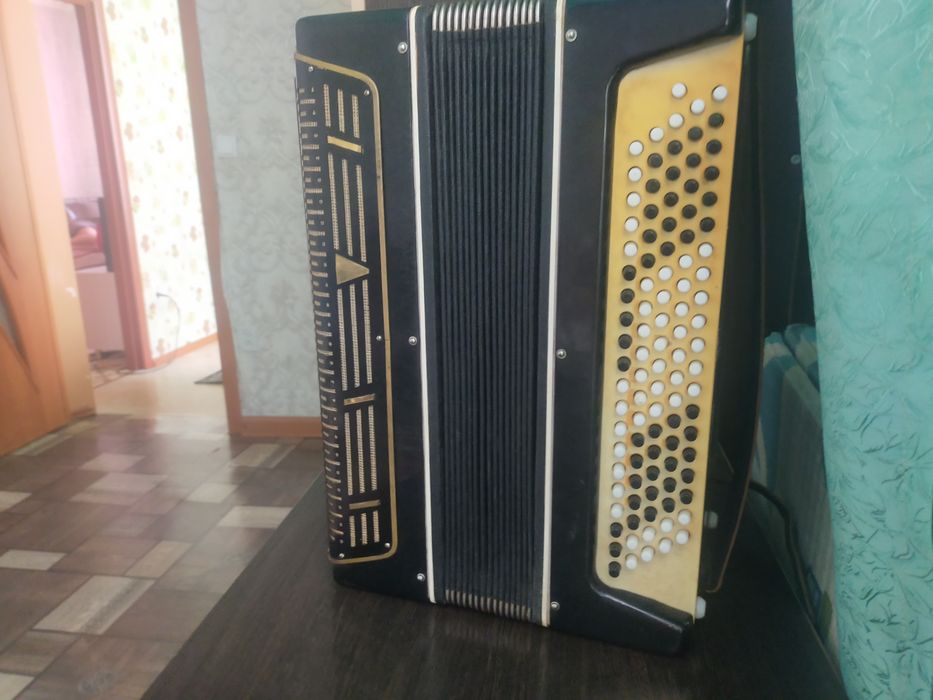 Продам Боян,марка соната